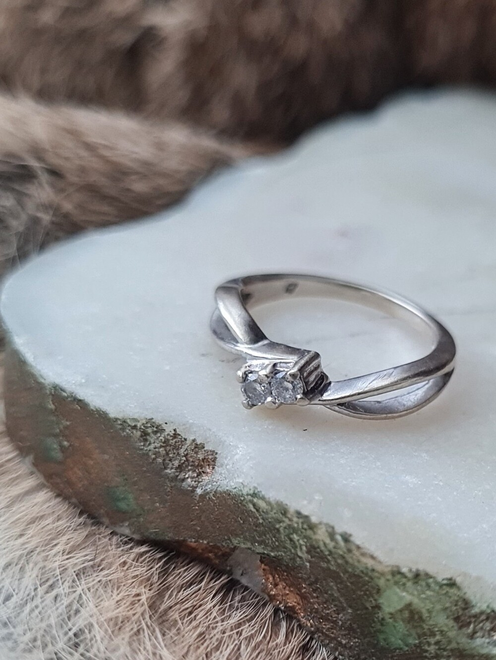 Delicate 10k White Gold Diamond Infinity Ring Size 7